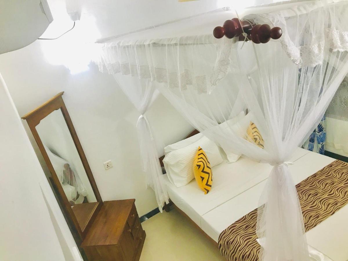 Sahana Sri Villa Bentota Bagian luar foto