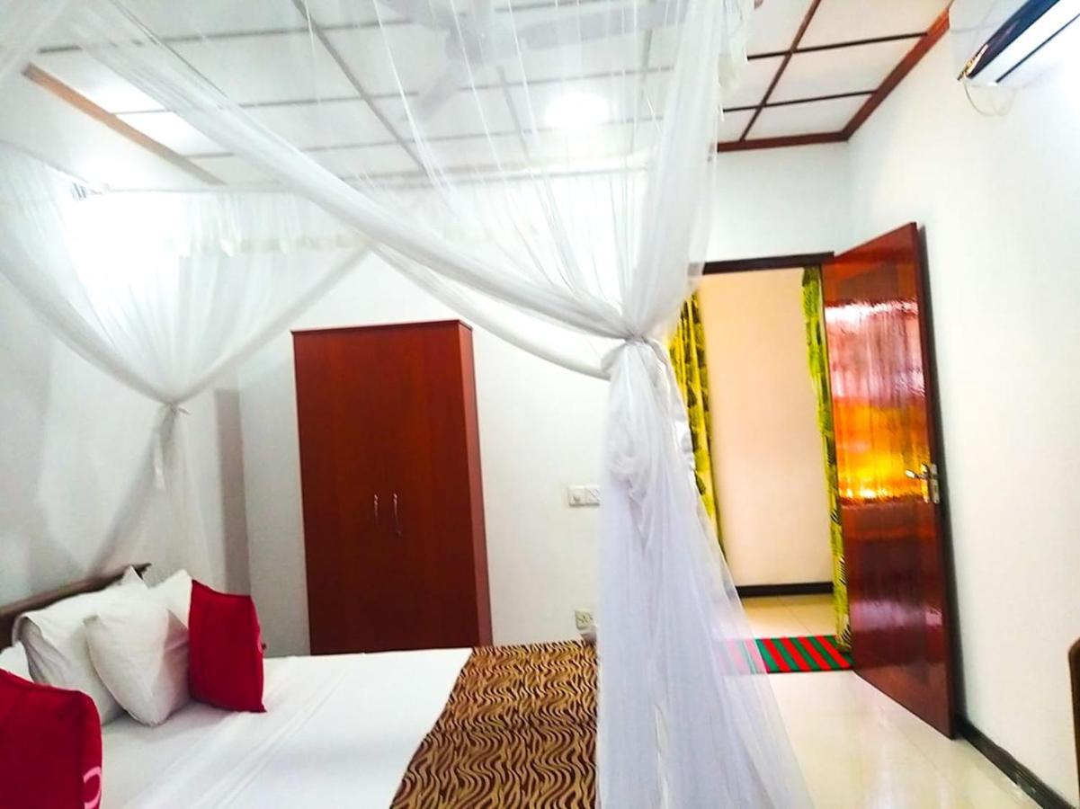 Sahana Sri Villa Bentota Bagian luar foto
