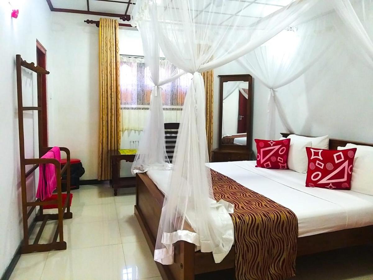 Sahana Sri Villa Bentota Bagian luar foto