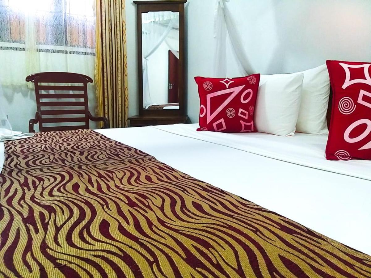 Sahana Sri Villa Bentota Bagian luar foto